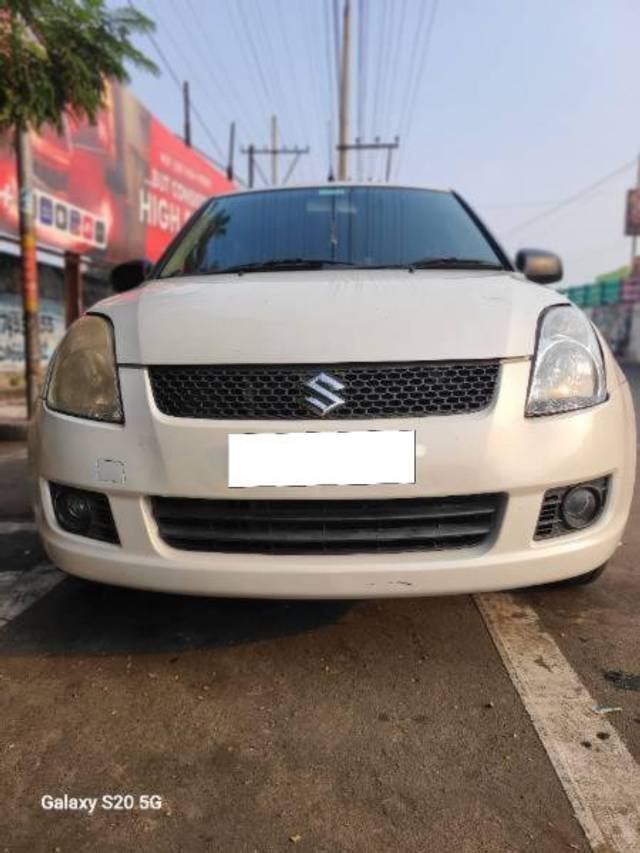 https://images10.gaadi.com/usedcar_image/4294588/original/processed_b2a7a4d7-3444-4bf0-9a72-99527927f0fc.jpg?imwidth=6402