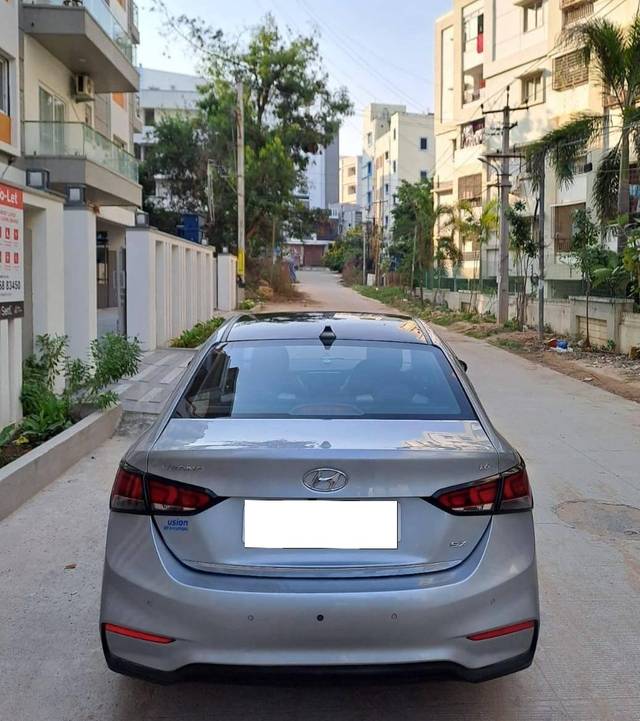 https://images10.gaadi.com/usedcar_image/4294660/original/processed_177b742019d84a726e5baffad1ad5cea.jpeg?imwidth=6401