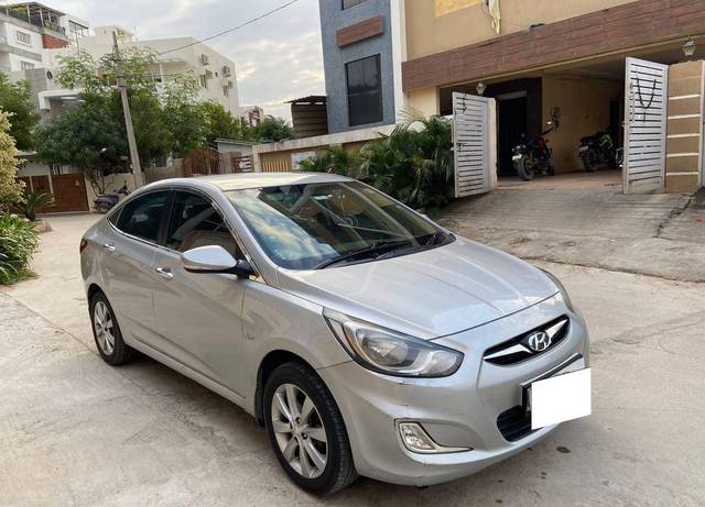 https://images10.gaadi.com/usedcar_image/4294663/original/processed_2057e17a38843ca295589c8963de4164.jpeg?imwidth=6400