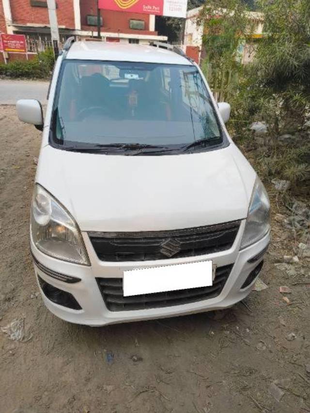 https://images10.gaadi.com/usedcar_image/4294665/original/processed_4cd140f7-7916-42a9-8097-530123a19d97.jpg?imwidth=6402