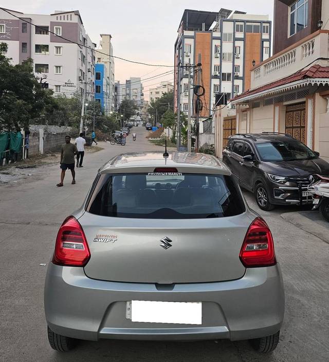 https://images10.gaadi.com/usedcar_image/4294693/original/processed_c63cccfc576d5a2be3ab3504968851a0.jpeg?imwidth=6402