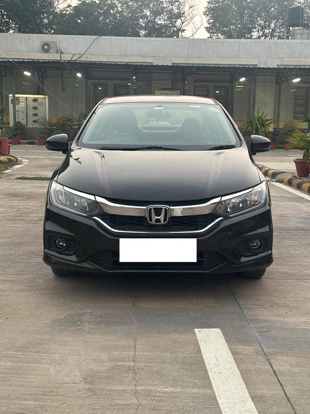 https://images10.gaadi.com/usedcar_image/4294710/original/processed_9f3bb48add019528fe8c9d6740cb4a1b.jpg?imwidth=6400