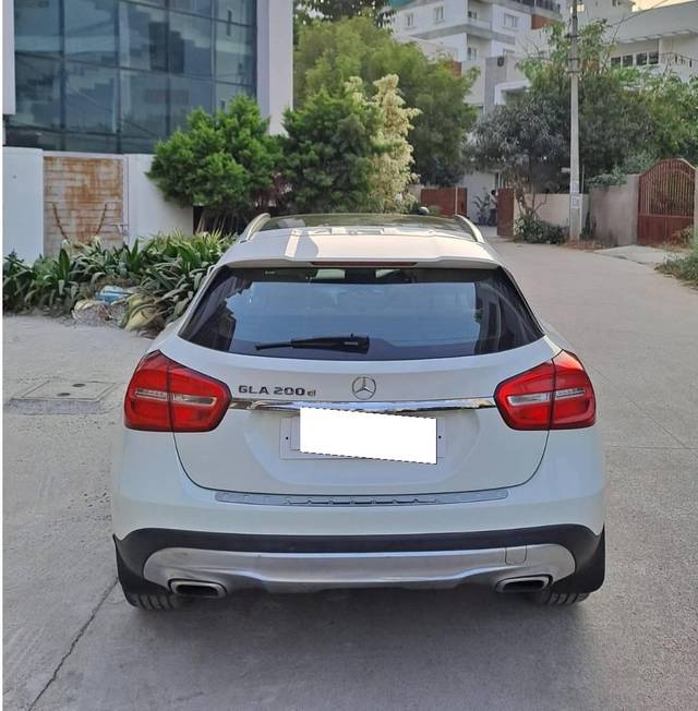 https://images10.gaadi.com/usedcar_image/4294730/original/processed_49ff8b27ceb6765cd7bc2dde1cc14f19.jpeg?imwidth=6402