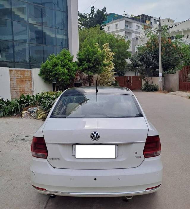 https://images10.gaadi.com/usedcar_image/4294761/original/processed_0cb3ddb9360a0ca86d71c72d6772ae1b.jpeg?imwidth=6402