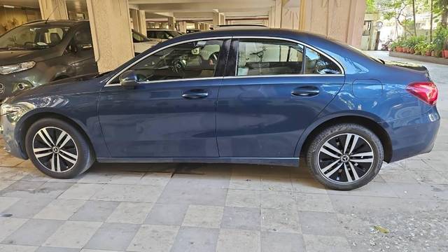 https://images10.gaadi.com/usedcar_image/4294765/original/processed_9bc79aa5-5460-4b4a-a8f2-76626a15775e.jpg?imwidth=6402