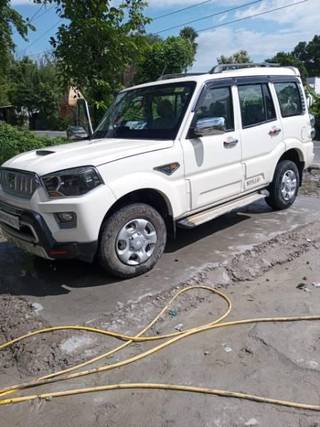 Mahindra Scorpio 2014-2022 Mahindra Scorpio S3 7 Seater