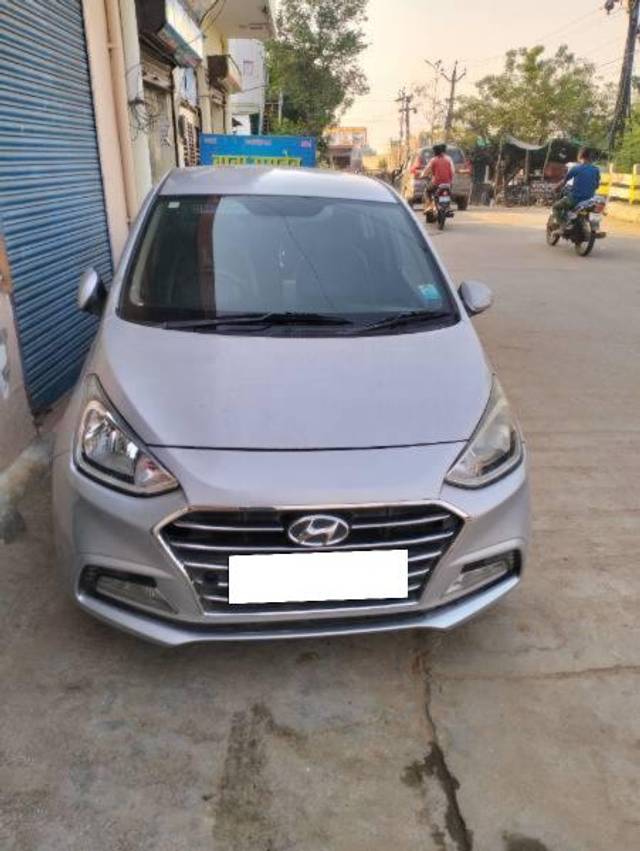 https://images10.gaadi.com/usedcar_image/4294898/original/processed_aee1d91f-eb64-4af8-8c48-39654bb061df.jpg?imwidth=6400