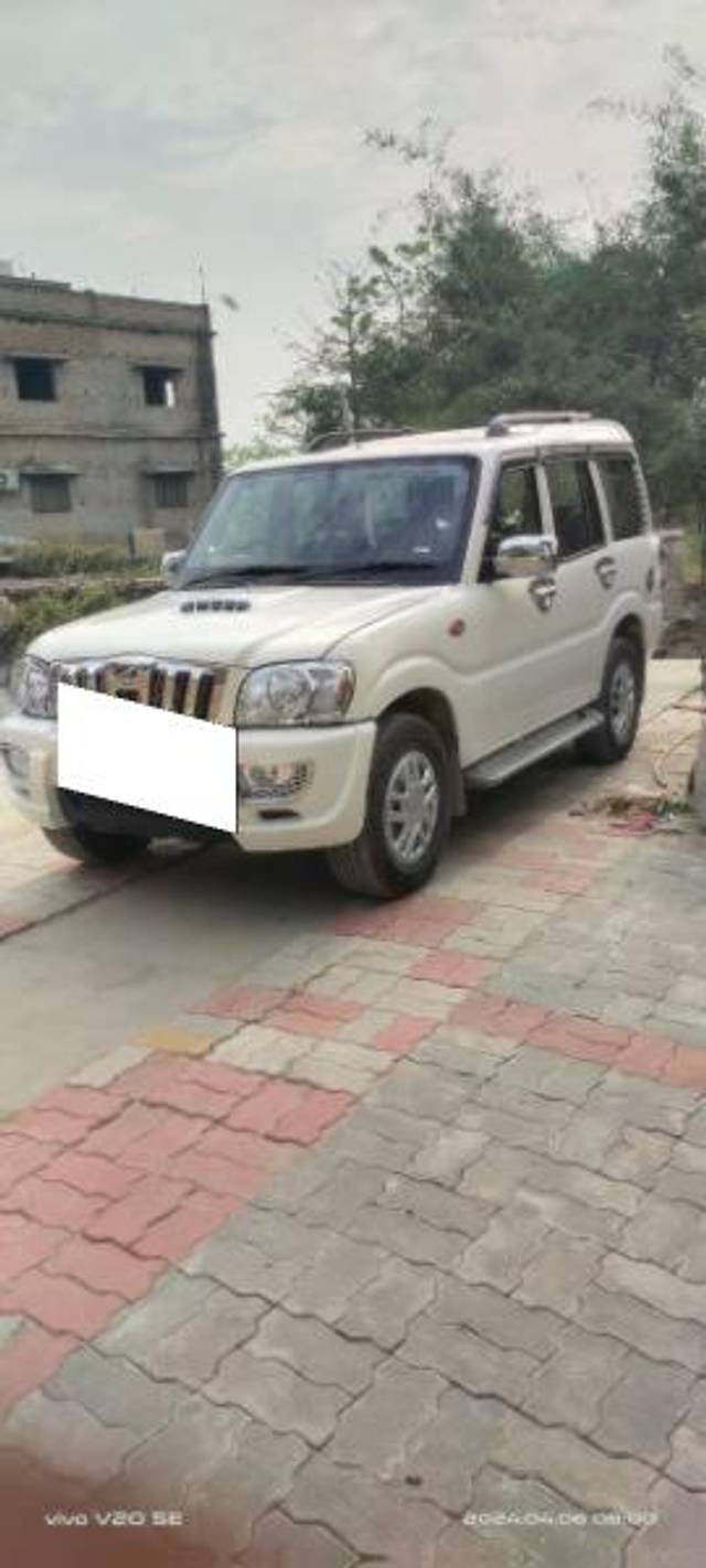 https://images10.gaadi.com/usedcar_image/4294929/original/processed_c47f5105-0b76-4abc-803a-e8170bec0793.jpg?imwidth=6400