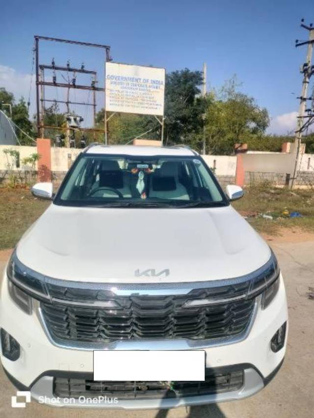 https://images10.gaadi.com/usedcar_image/4294943/original/processed_0a0a20c9-2997-4904-84b2-99e71f41b936.jpg?imwidth=6400