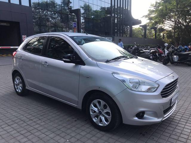 https://images10.gaadi.com/usedcar_image/4294954/original/processed_b754f9dd5774c76b63eed09054969a67.jpg?imwidth=6400