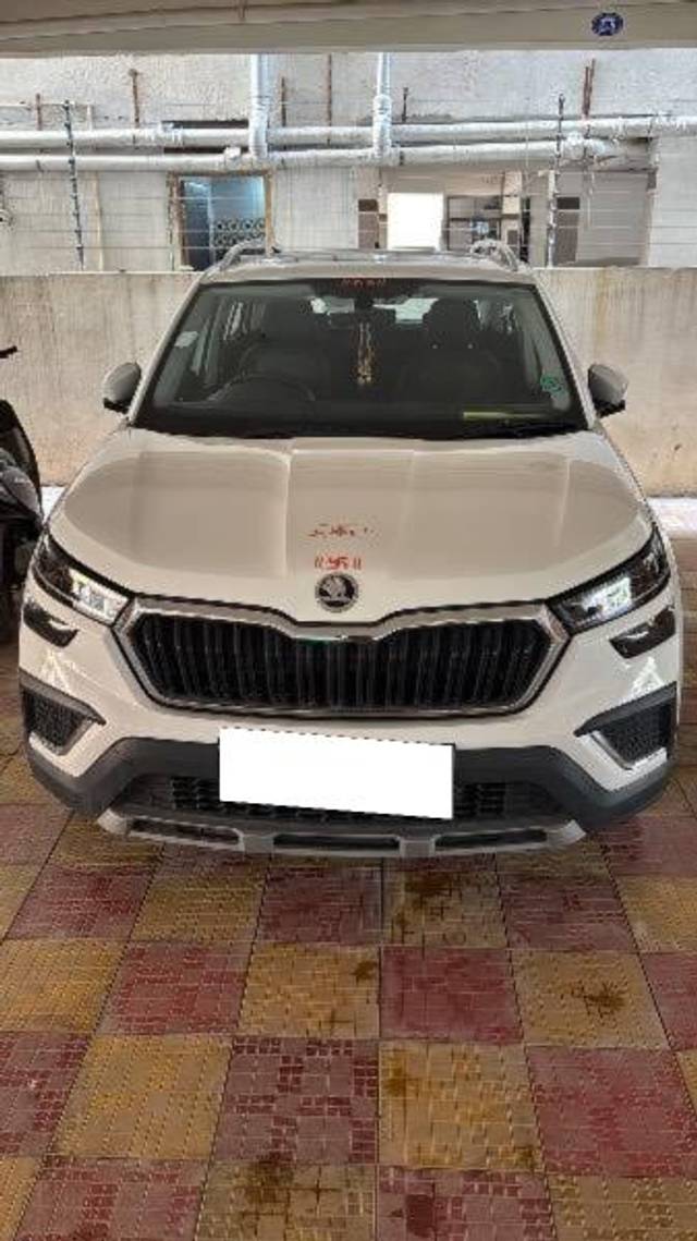 https://images10.gaadi.com/usedcar_image/4294983/original/processed_a738113b-73a2-4e00-bc78-faa3e791a6ef.jpeg?imwidth=6400