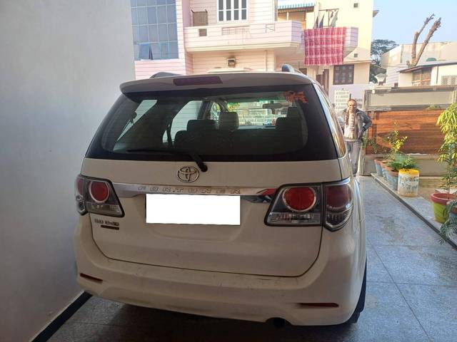 https://images10.gaadi.com/usedcar_image/4295033/original/processed_6d9f12cc-ffec-477f-b5fc-3e3aedda0a95.jpg?imwidth=6402