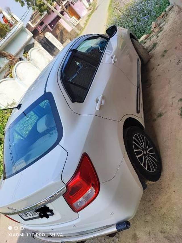 https://images10.gaadi.com/usedcar_image/4295045/original/processed_ee1782dd-9c20-45cc-9929-1c86f3537fbd.jpg?imwidth=6402