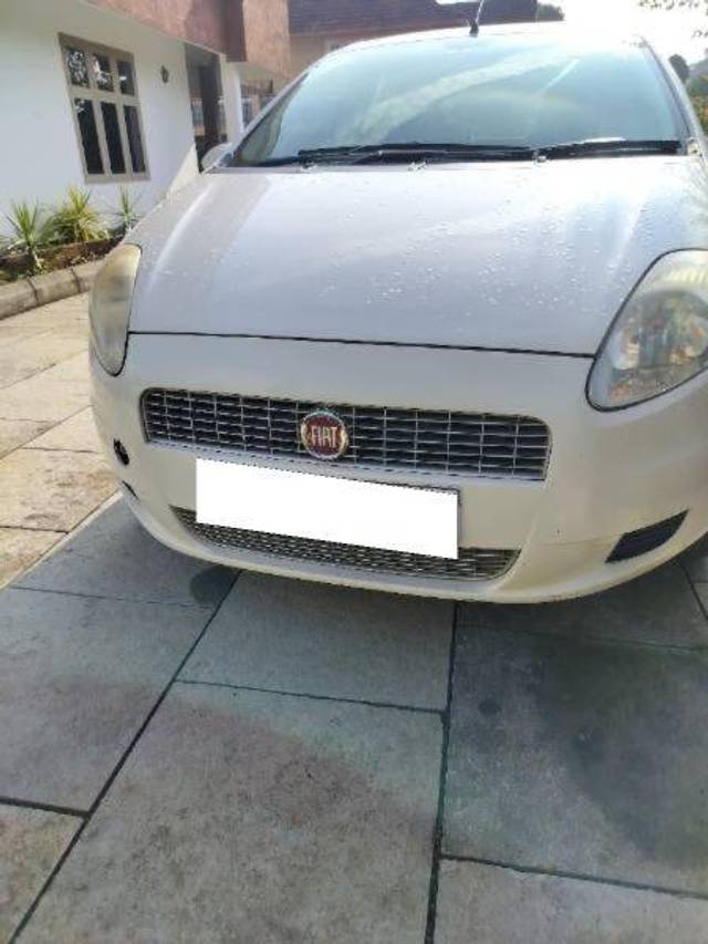 https://images10.gaadi.com/usedcar_image/4295052/original/5e60c6018e503f65e349b3f20e1dc244.jpg?imwidth=6400