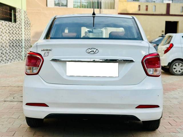 https://images10.gaadi.com/usedcar_image/4295073/original/processed_3c233737551d71e70e572116dbd2b85d.jpg?imwidth=6401