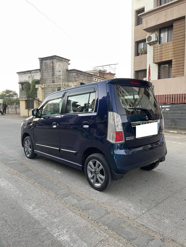 https://images10.gaadi.com/usedcar_image/4295167/original/processed_42a0c7ba016c24be6933286683fb9c83.jpg?imwidth=6402