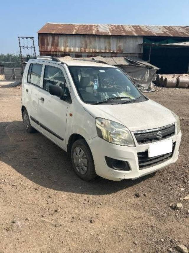 https://images10.gaadi.com/usedcar_image/4295174/original/processed_f8256bb0-5ca3-4dce-8f16-24abd137c350.jpg?imwidth=6400