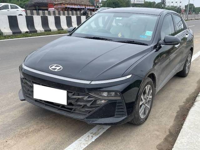 https://images10.gaadi.com/usedcar_image/4295209/original/processed_bad595e3-1808-4e66-8978-32dc5b806cb3.jpeg?imwidth=6400