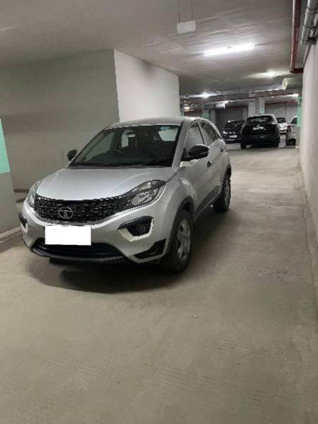 https://images10.gaadi.com/usedcar_image/4295351/original/processed_03e26f9f-9169-4ff4-a36a-32b4d998195a.jpg?imwidth=6400