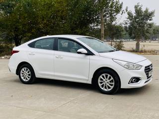 Hyundai Verna 2017-2020 Hyundai Verna VTVT 1.6 AT EX