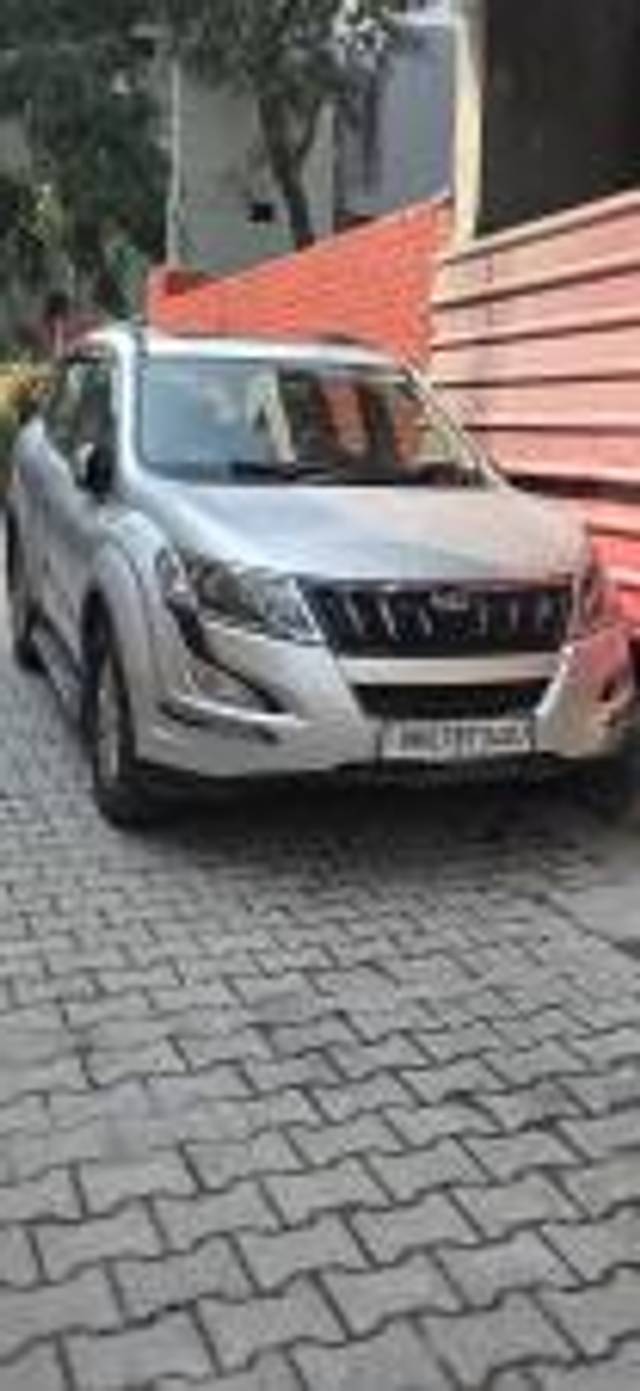 https://images10.gaadi.com/usedcar_image/4295369/original/88a40f9d83317c9ccf86b253fb1f8e96.jpg?imwidth=6400