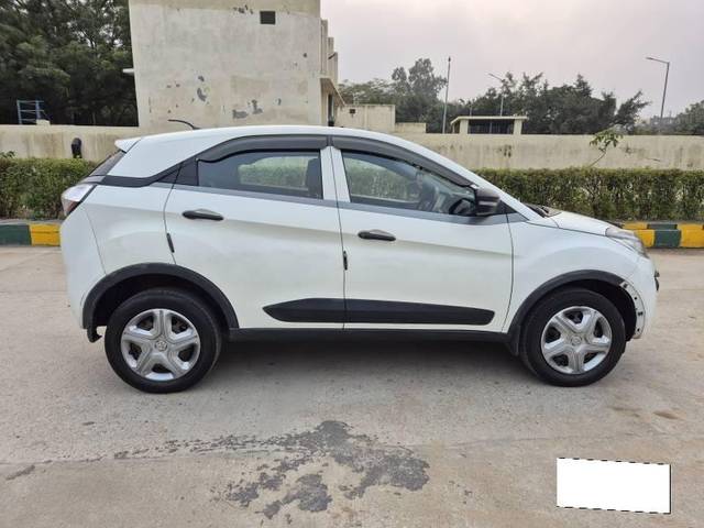 https://images10.gaadi.com/usedcar_image/4295474/original/processed_efdc854c4874a1f40bea7e69a5948c25.jpg?imwidth=6401