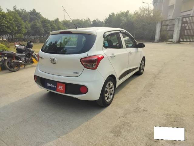 https://images10.gaadi.com/usedcar_image/4295532/original/processed_2036bfc74983727d94da917ae5f70228.jpg?imwidth=6401