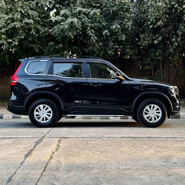 https://images10.gaadi.com/usedcar_image/4295562/original/7b684d2705bd6ded5ab315e6e0103344.jpg?imwidth=6401