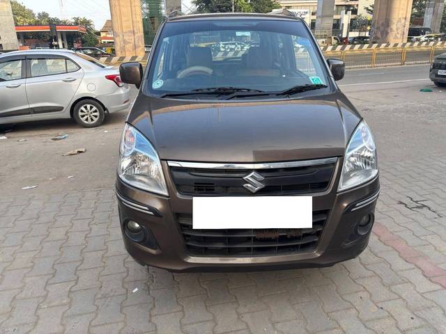 https://images10.gaadi.com/usedcar_image/4295563/original/processed_91f99bef715e7b79f1fa20b8839116bf.jpg?imwidth=6400