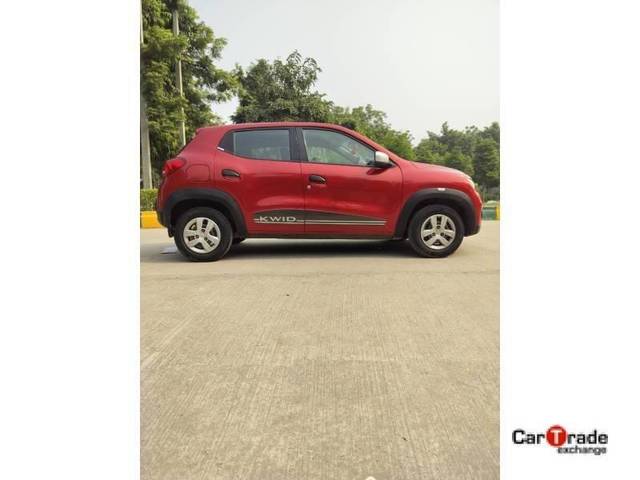 https://images10.gaadi.com/usedcar_image/4295592/original/processed_7a9d9dba1a0fa504487fdac62e89e2b0.jpg?imwidth=6401