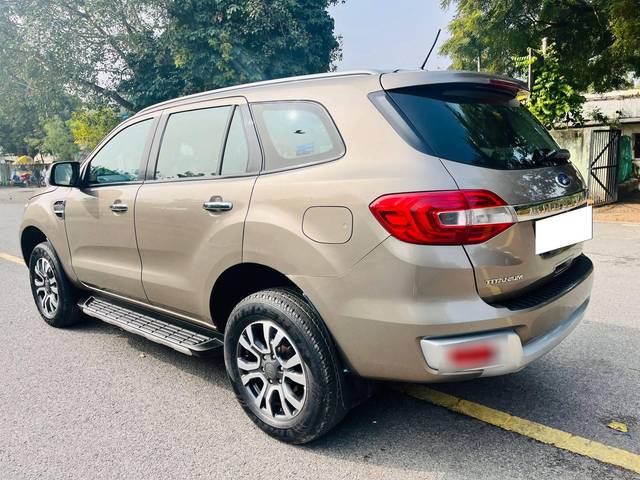 https://images10.gaadi.com/usedcar_image/4295613/original/processed_a20bf77ec24e434f8594761e93b7dab2.jpg?imwidth=6402