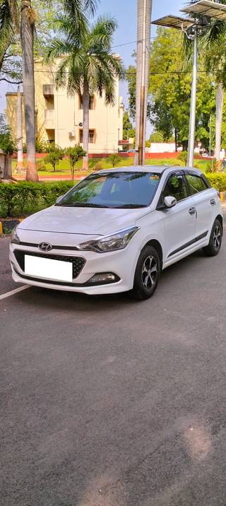 Hyundai Elite i20 2014-2017 Hyundai i20 Sportz 1.2