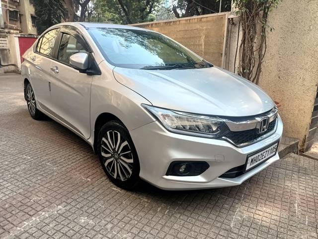 https://images10.gaadi.com/usedcar_image/4295692/original/processed_72f1678d66268673f472f31da567e543.jpg?imwidth=6400