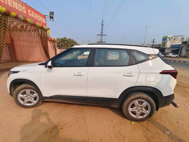 https://images10.gaadi.com/usedcar_image/4295745/original/8c2ee48a2229e9f7df122f25ae158a91.jpeg?imwidth=6402