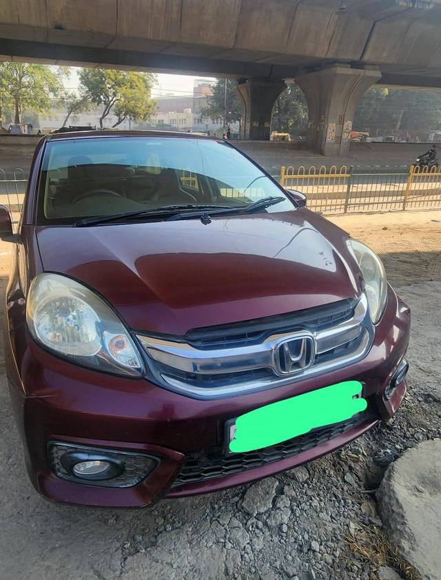 https://images10.gaadi.com/usedcar_image/4295746/original/faf3a3e3309a507b34d257c533d49bb6.jpg?imwidth=6402