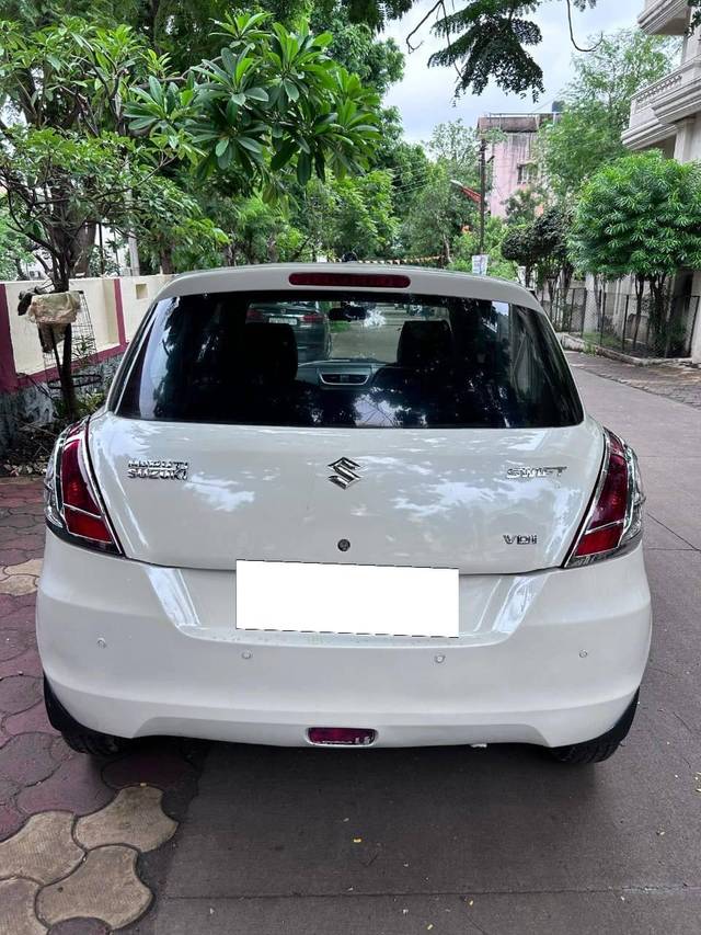 https://images10.gaadi.com/usedcar_image/4295755/original/processed_2f17eacf5557df9ca5cbc442db37d1f9.jpg?imwidth=6402