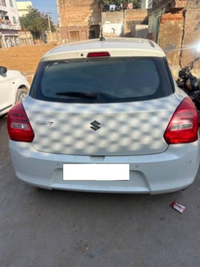 https://images10.gaadi.com/usedcar_image/4295765/original/processed_b361cc8f-7194-4c90-9ef1-68d6fbfd4577.jpeg?imwidth=6402