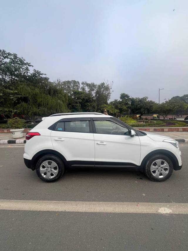 https://images10.gaadi.com/usedcar_image/4295831/original/processed_99f6e1944542384be187f5c9125ed7e3.jpg?imwidth=6401