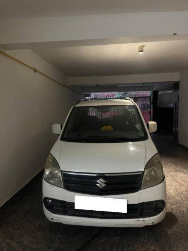 https://images10.gaadi.com/usedcar_image/4295844/original/786eb2ede6f08c487e88a8a837035340.jpg?imwidth=6400