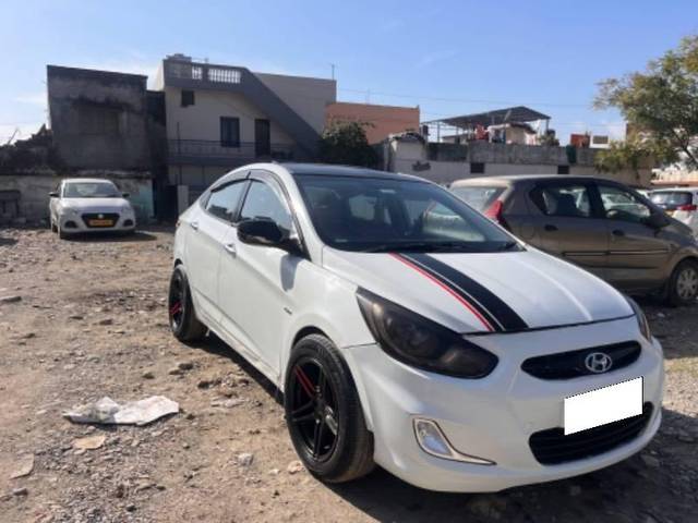 https://images10.gaadi.com/usedcar_image/4295852/original/processed_d4d5954a-cc28-40df-a076-c4f317da3784.jpg?imwidth=6400