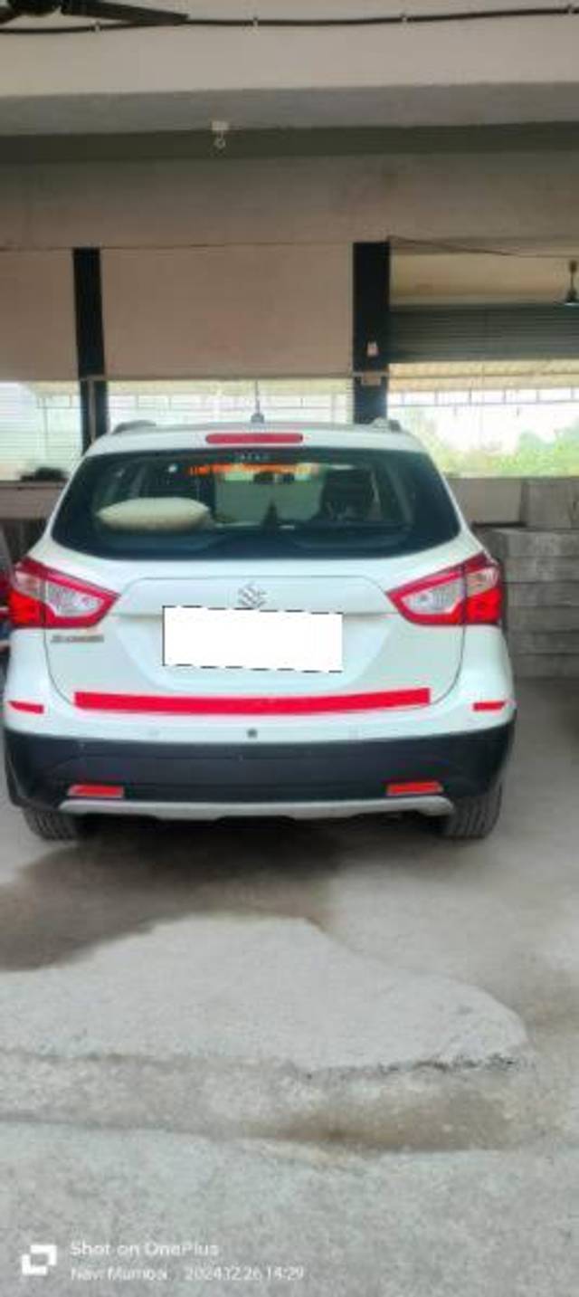 https://images10.gaadi.com/usedcar_image/4295881/original/processed_14cc5423-b44e-41b7-b4cc-23a809d2eb10.jpg?imwidth=6402