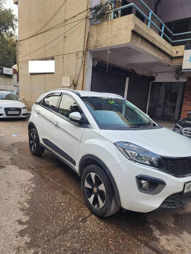 https://images10.gaadi.com/usedcar_image/4296047/original/processed_eef08dc38584c7e89153de7bfad6d877.jpg?imwidth=6400