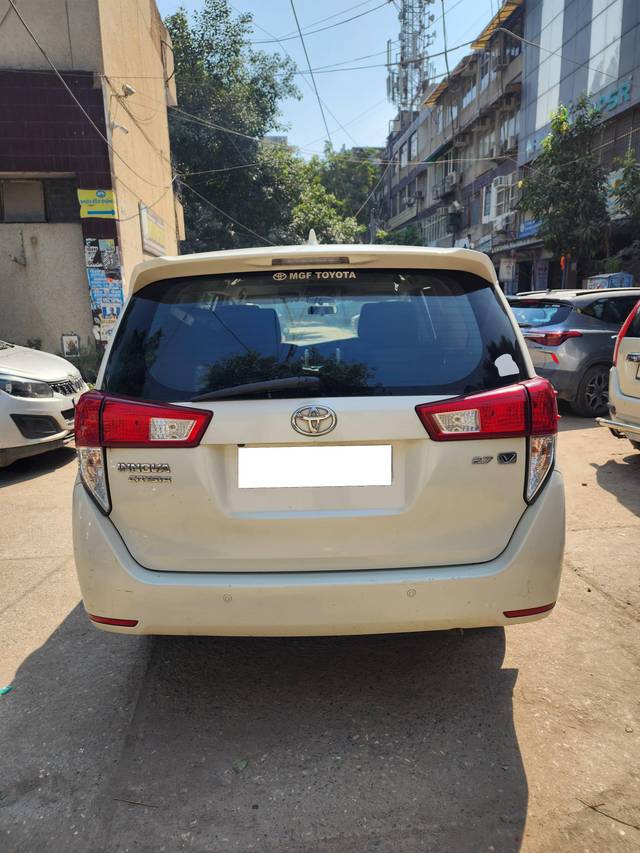 https://images10.gaadi.com/usedcar_image/4296059/original/processed_96f9a02ef1ed4258497b08a5f8f0ca81.jpg?imwidth=6402