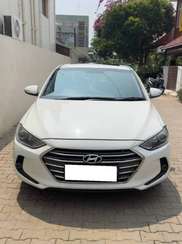 https://images10.gaadi.com/usedcar_image/4296134/original/processed_502f28e6-5714-40dc-9fb0-27ea30b76ace.jpeg?imwidth=6400