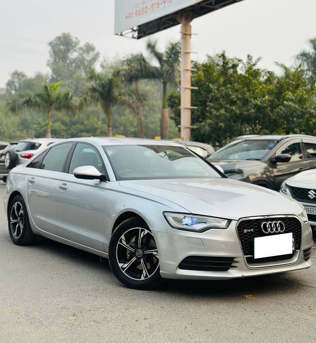 https://images10.gaadi.com/usedcar_image/4296225/original/processed_763711be8a6dafc2281660aee9a0452c.jpg?imwidth=6400