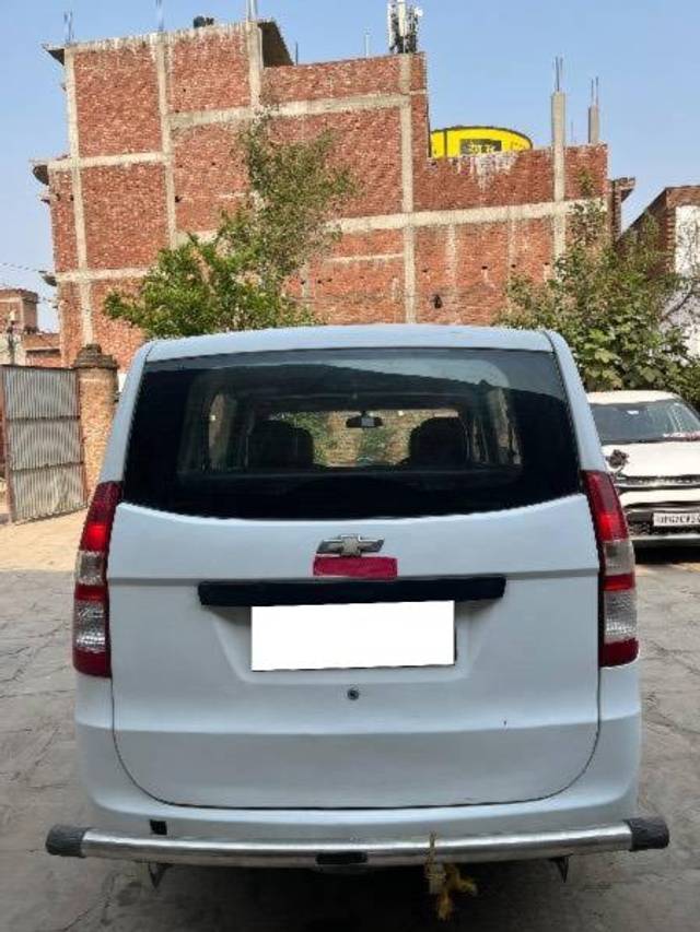 https://images10.gaadi.com/usedcar_image/4296277/original/processed_accaa033-936d-4ec6-9ad6-2f0c8b465cf5.jpeg?imwidth=6401