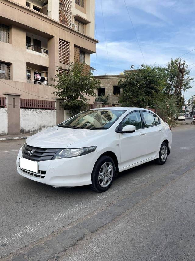 https://images10.gaadi.com/usedcar_image/4296282/original/processed_b45b1fb35de196afa9d850944fba1752.jpg?imwidth=6402