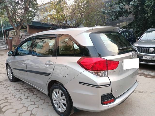 https://images10.gaadi.com/usedcar_image/4296419/original/processed_1f69a3ecd57b57ef8f29f1c30c5c7278.jpg?imwidth=6402