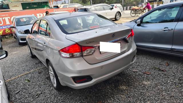 https://images10.gaadi.com/usedcar_image/4296476/original/processed_0a0e39b10c76c96e756a0d9fba80060b.jpg?imwidth=6400