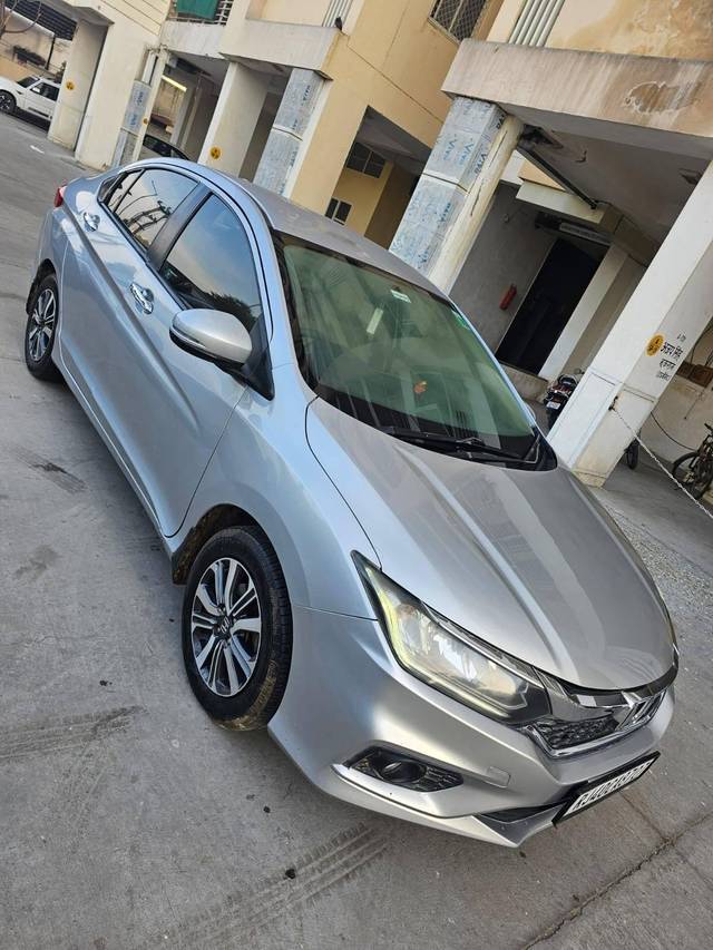 https://images10.gaadi.com/usedcar_image/4296526/original/processed_0fbe8bd5de75fb36a2d2b4d4d4a068f9.jpg?imwidth=6400